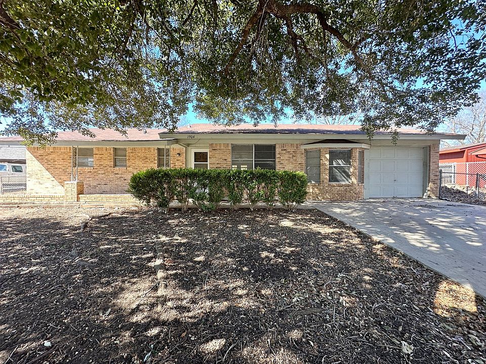 1st image of 1904 Pleasant Ln