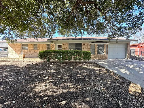 1904 Pleasant Ln Photo 1