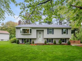 697 Dart Hill Rd, Vernon, CT 06066