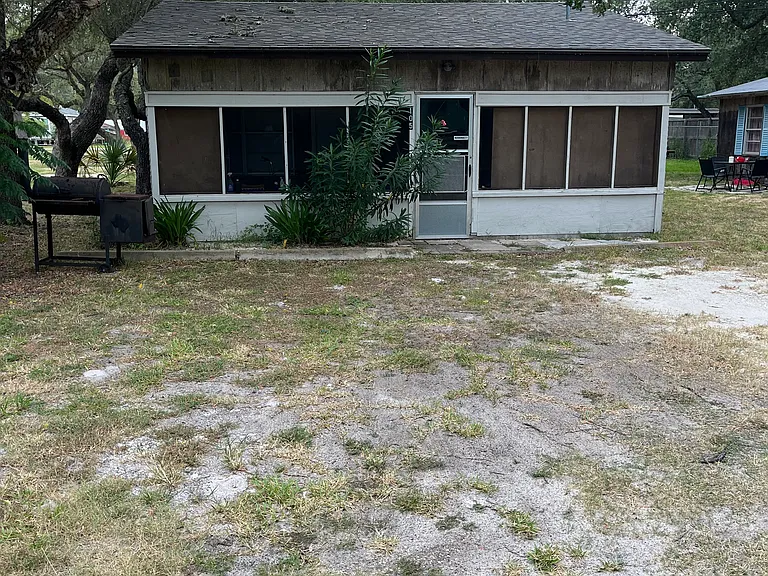 105 S 5th St — Photo 10
