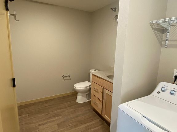 4th image of 604 5th Ave N #101