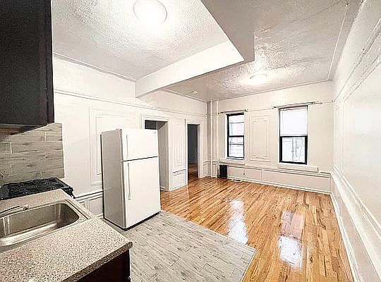 2nd image of 97 Euclid Ave APT 1F
