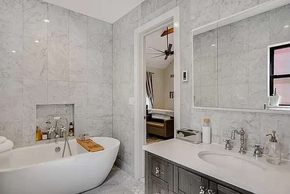 Rented by SERHANT. | media 24