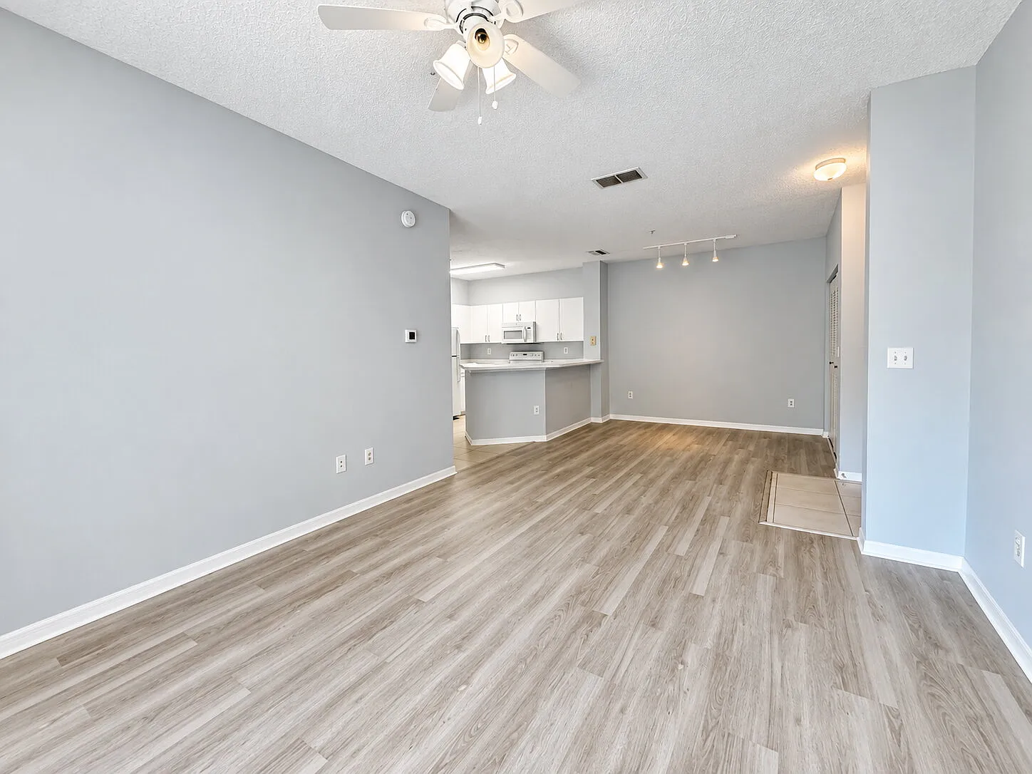 2 bed, 1.0 bath, 1004 sqft, $1,425 — Photo 4