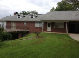 185 Goudlock St, Dahlonega, GA 30533