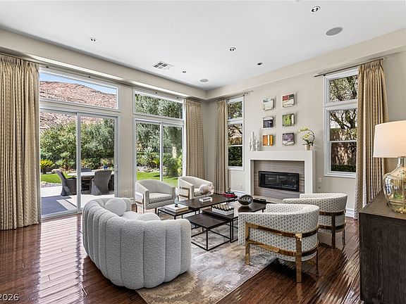 4th image of 2939 Red Arrow Dr