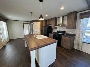 46159 Beauvais Dr, Macomb, MI 48044