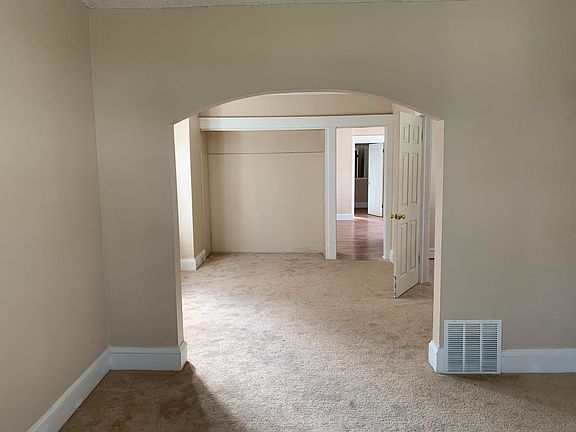 3rd image of 2184 W 103rd St