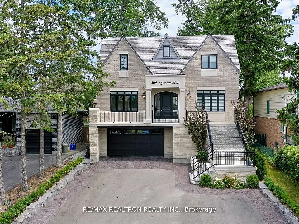 809 Fairview Ave