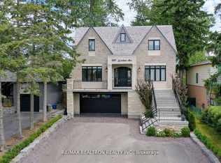 809 Fairview Ave, Pickering, ON L1W1M7