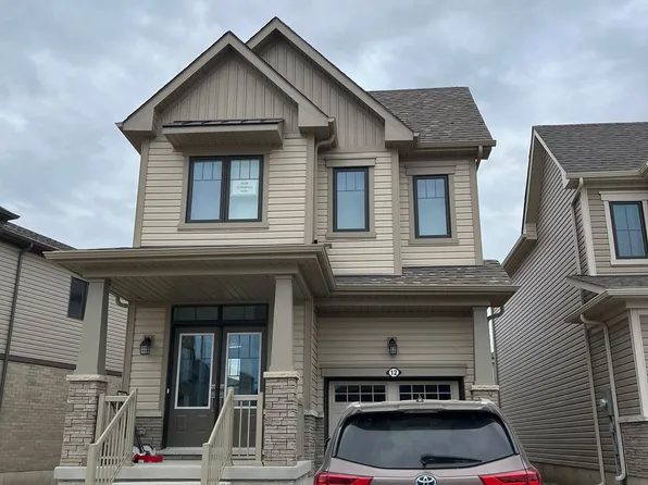 12 Brighton Ln, Thorold, ON L2V 0J8