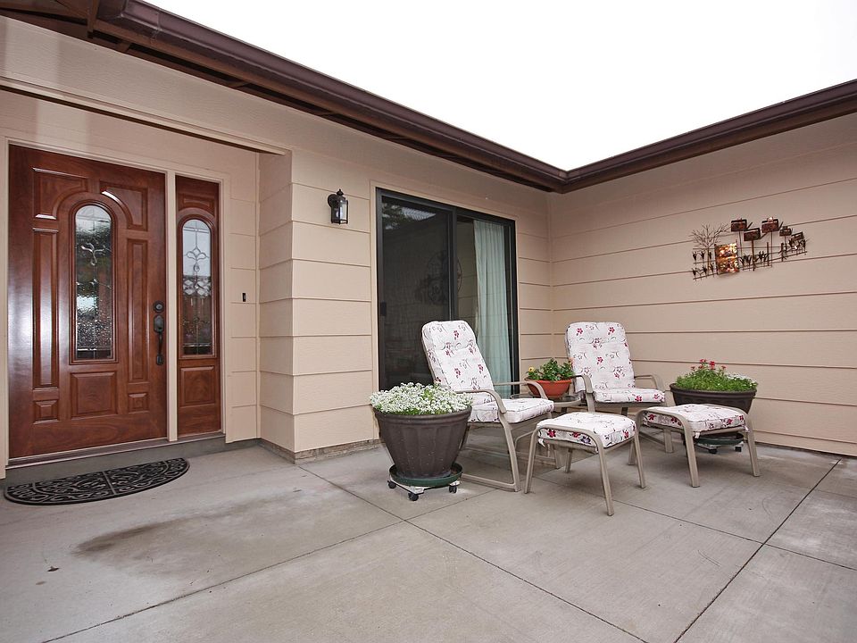 Front entry patio