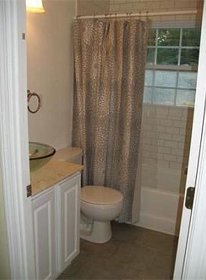5th image of 64 Roberts Dr