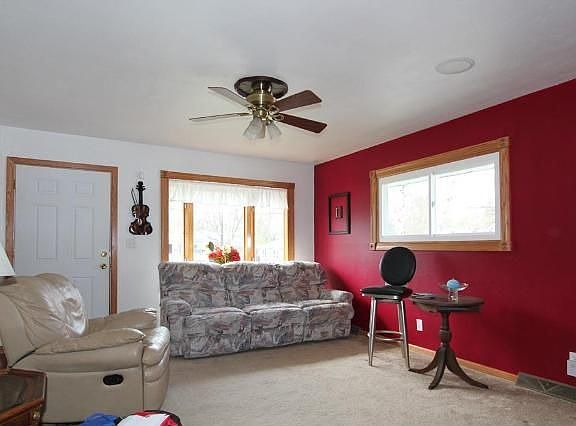 2nd image of 409 N Hine Ave