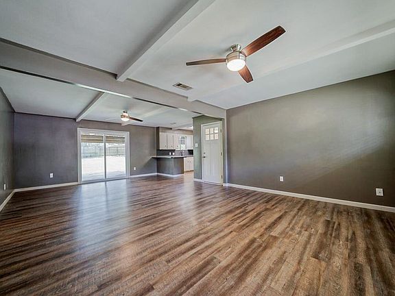 3rd image of 314 Erskine Dr