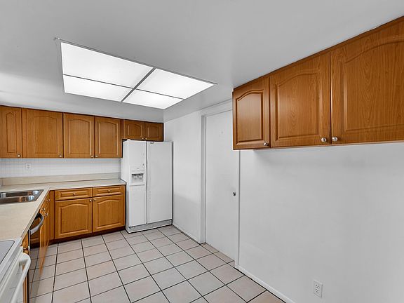3rd image of 2941 NW 1st Avenue