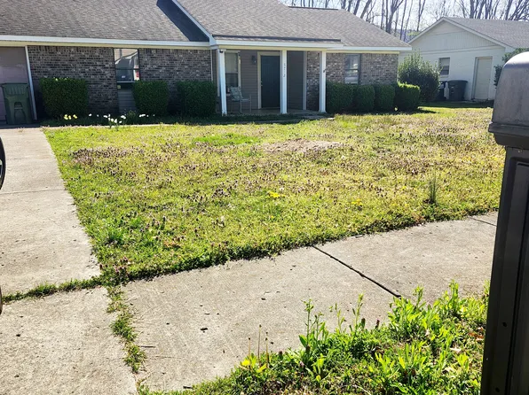 9712 Wallwood Dr SE, Huntsville, AL 35803