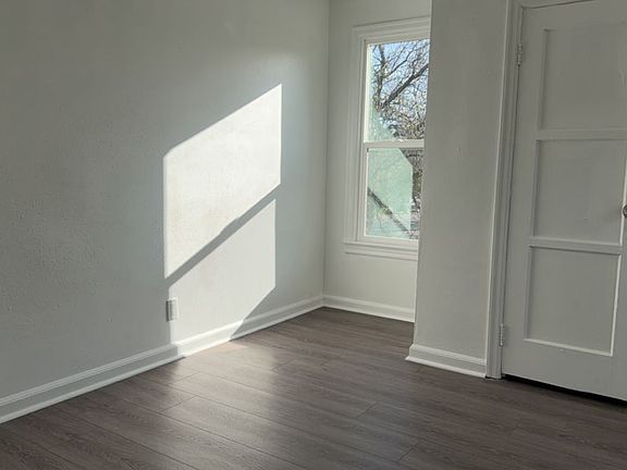 4th image of 323 S 31st St #3