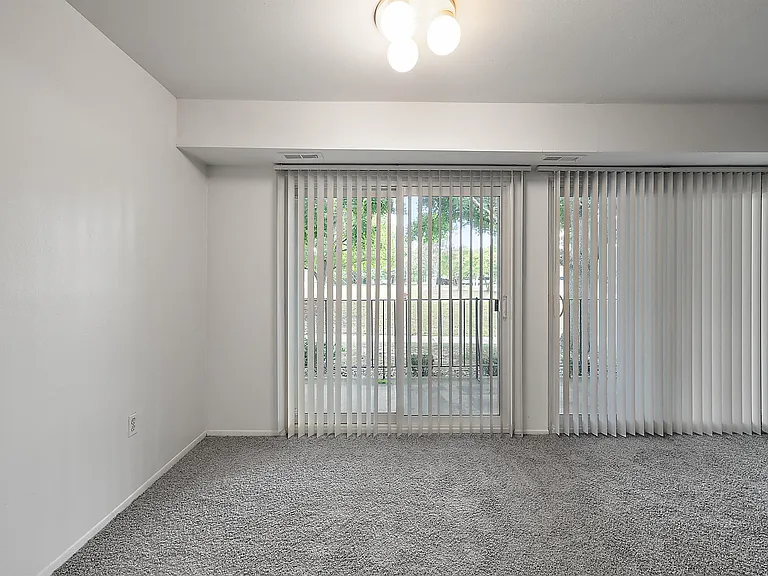 Sunnymede Apartments - Troy, MI — Photo 24