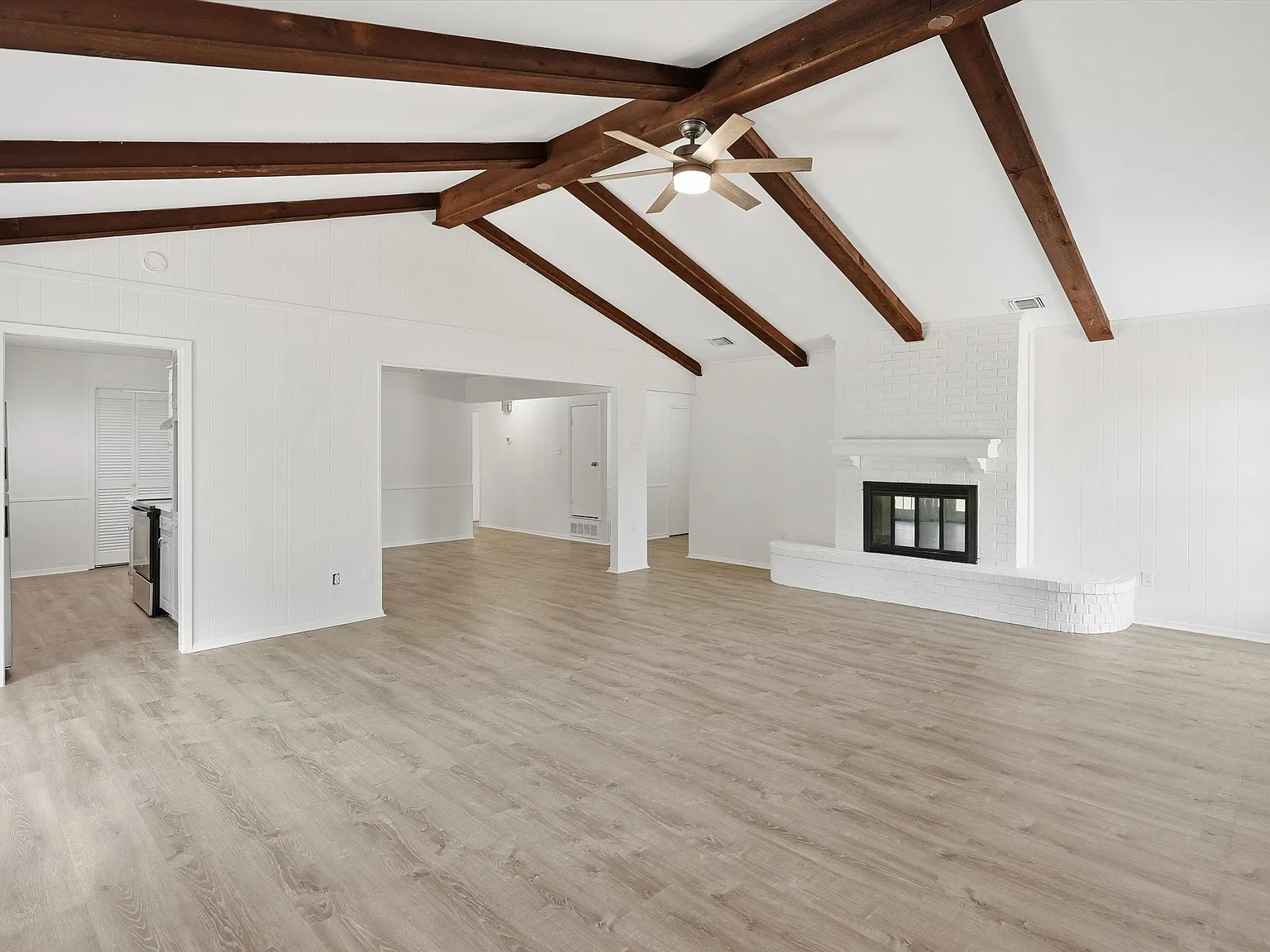 3 bed, 1698 sqft, $2,200 — Photo 2