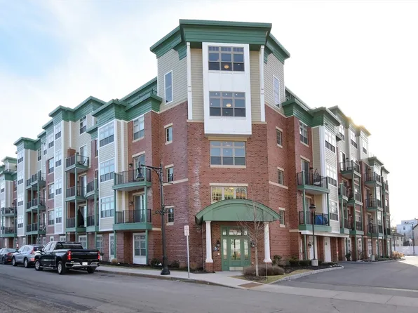 69 Foundry St #309, Wakefield, MA 01880
