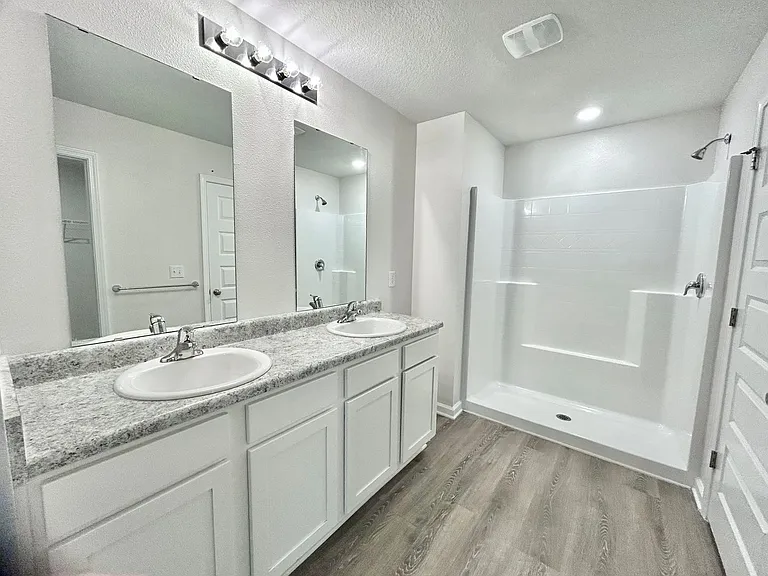 5386 Peach Dr — Photo 7