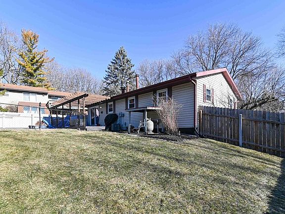 5th image of 6 Esther Court