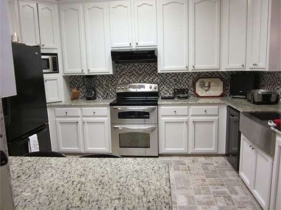 3rd image of 1804 E Bocage St