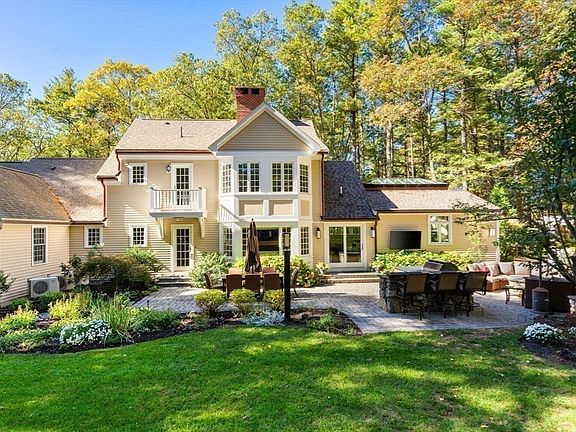 3rd image of 101 Draper Rd