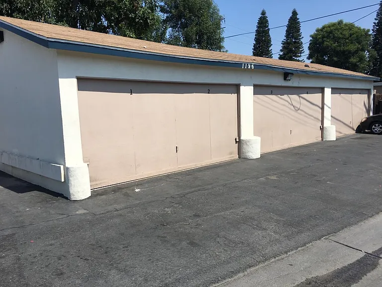 1196 W Valencia Dr #E — Photo 17