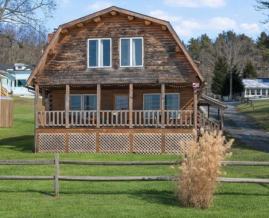 1st image of 407 Lakeview Road