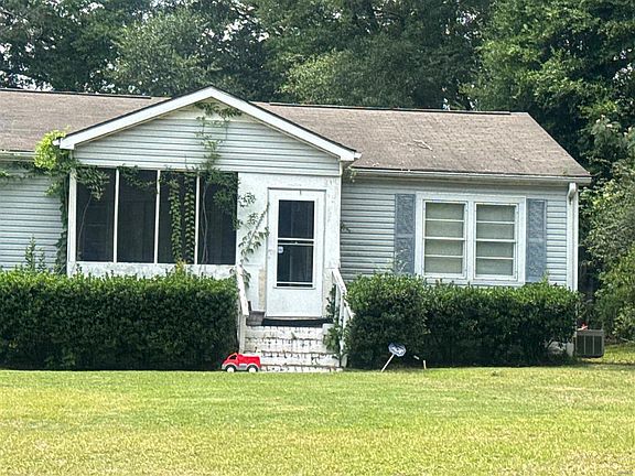2nd image of 136 Camilla Ave