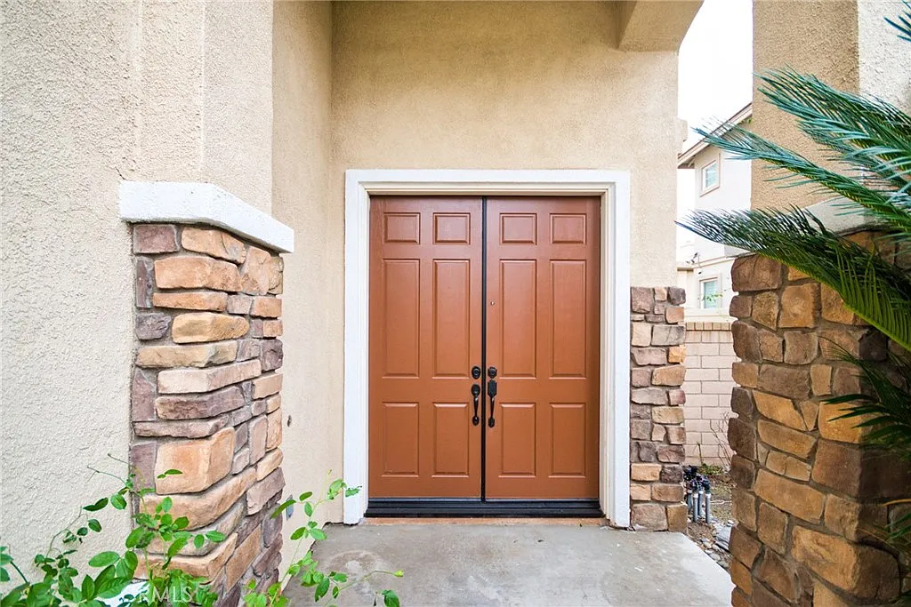 5 bed, 3432 sqft, $4,480 — Photo 3