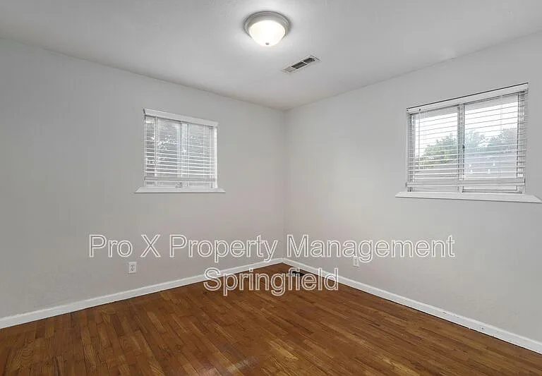 2929 E University St #5 — Photo 12