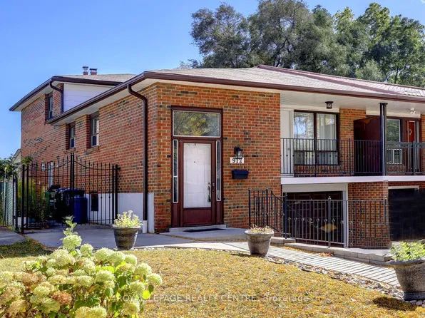 912 Blairholm Ave, Mississauga, ON L5C 1G4