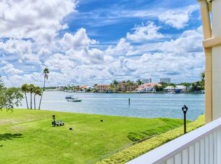 548 Sandy Hook Rd, Treasure Island, FL 33706