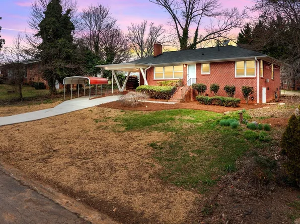 1008 Tanglewood Dr, Gastonia, NC 28054