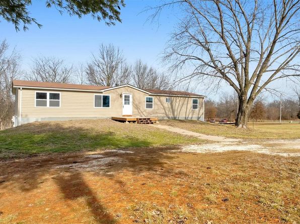 126 Highland Dr, Troy, MO 63379
