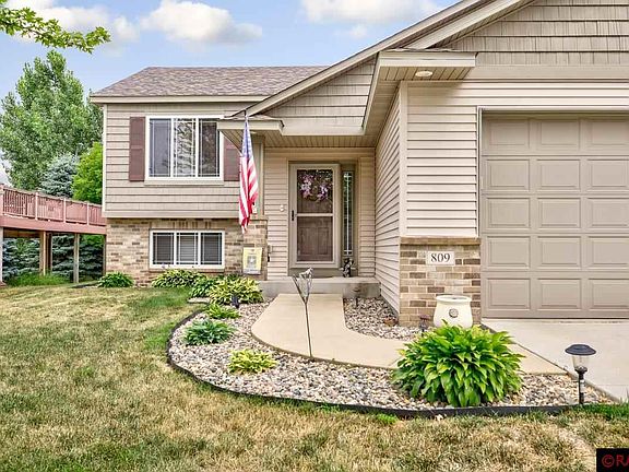 4th image of 809 Green Acre Ct