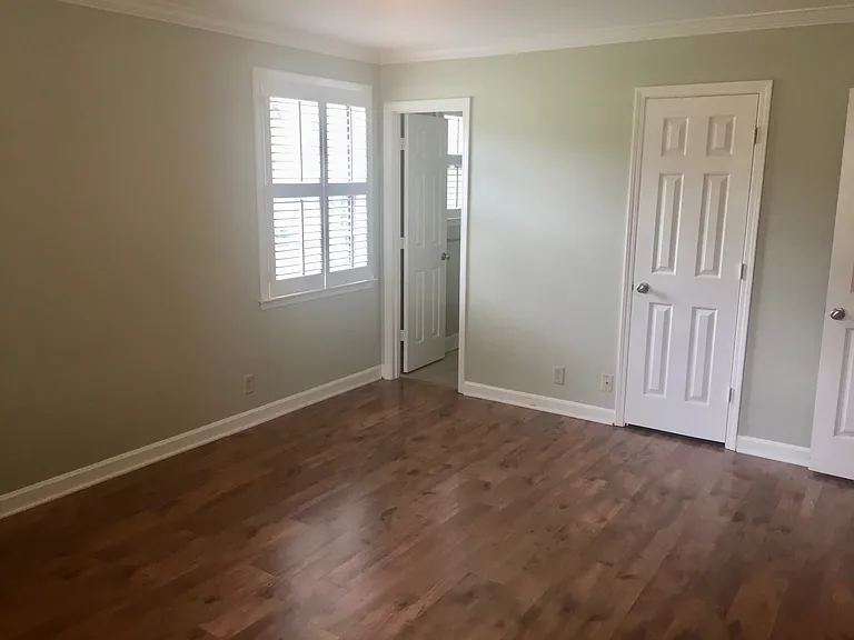 Master with Hardwood