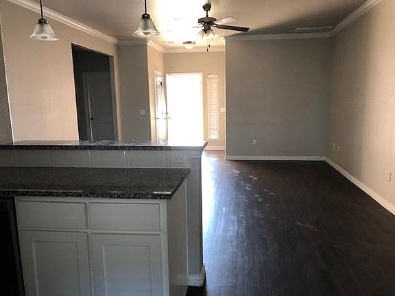 3rd image of 802 Darter Ct