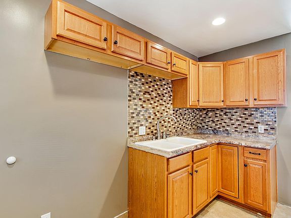 5th image of 2232 Lincoln Park Ave