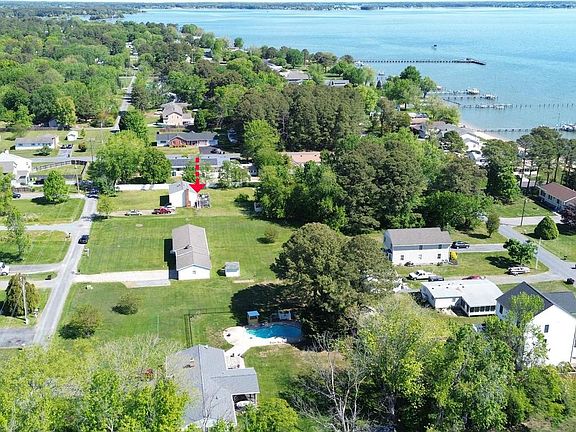 4th image of 211 Long Point Rd