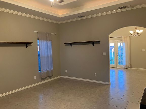 2nd image of 2203 Kelly Ln