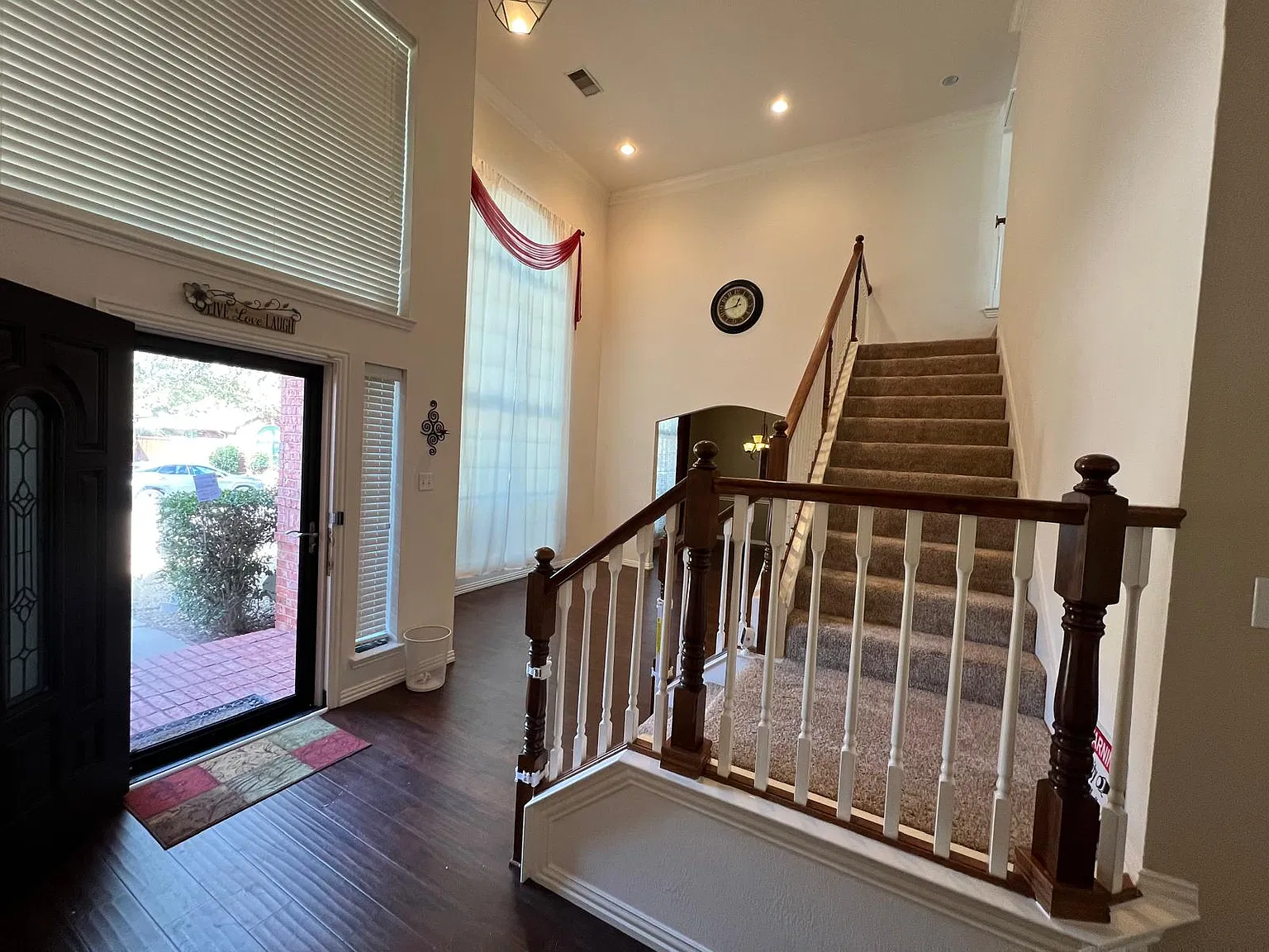 4 bed, 2644 sqft, $2,990 — Photo 3