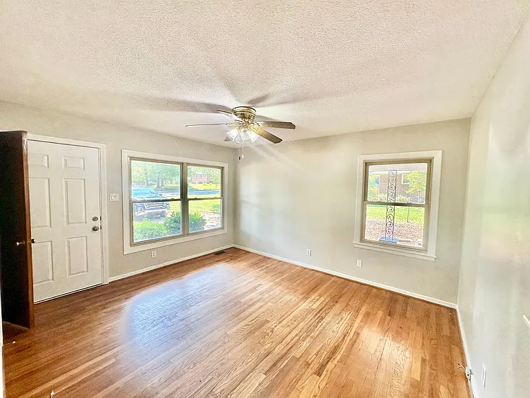 1644 Nicholson Ave — Photo 7