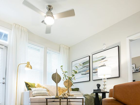 4th image of 2000 Olivewood St #2-201