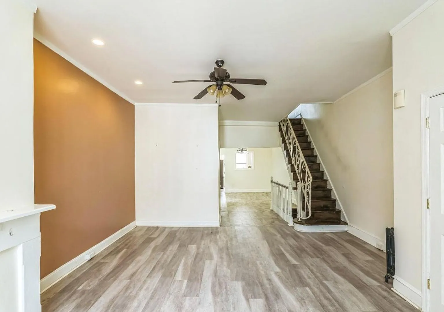 Charming 3-Bed/2-Bath Home in North Philadelphia. Available NOW! — Photo 2