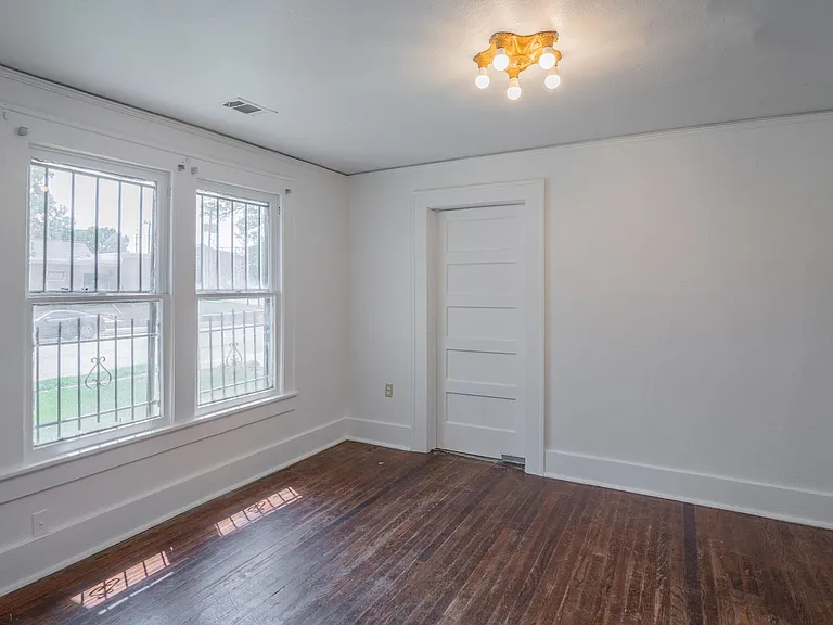 1018 Lewis St — Photo 10