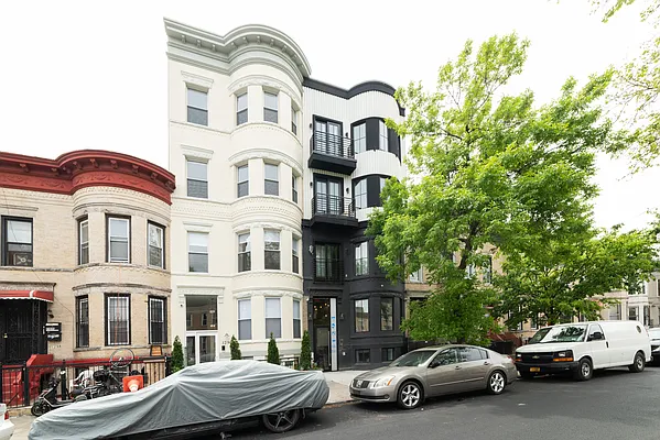 Rented by Jankos Group LLC | media 12